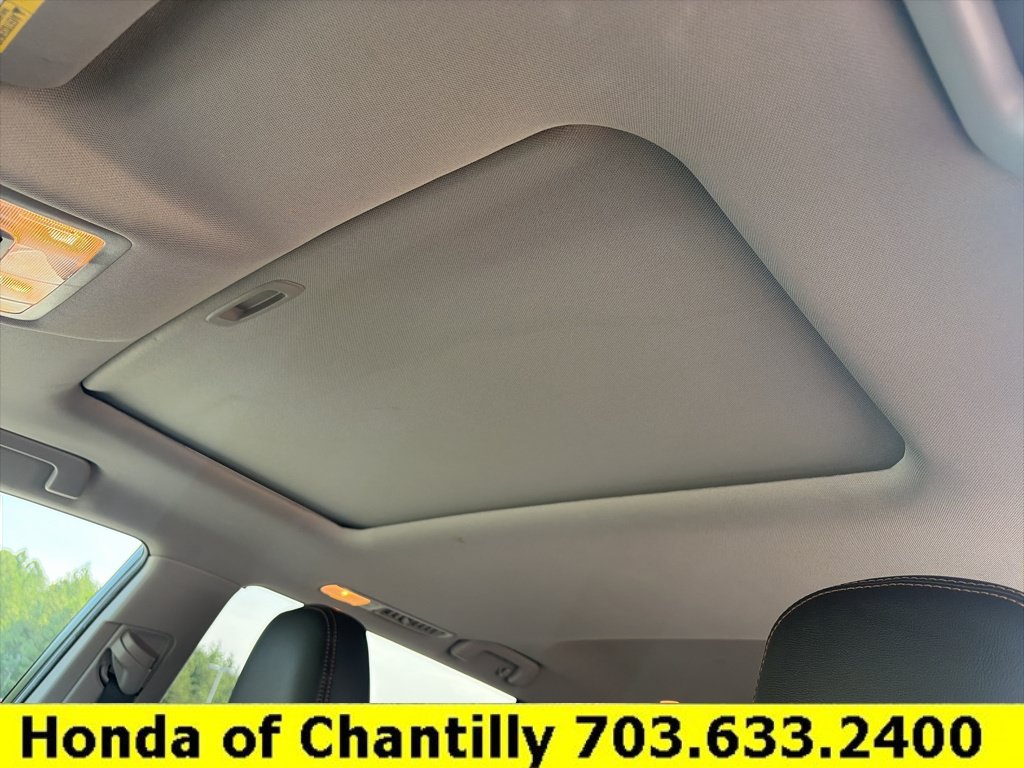 Used 2019 Toyota Highlander XLE AWD/4WD image 17