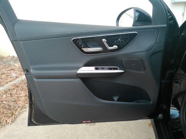 Used 2024 Mercedes-Benz GLC 300 image 13