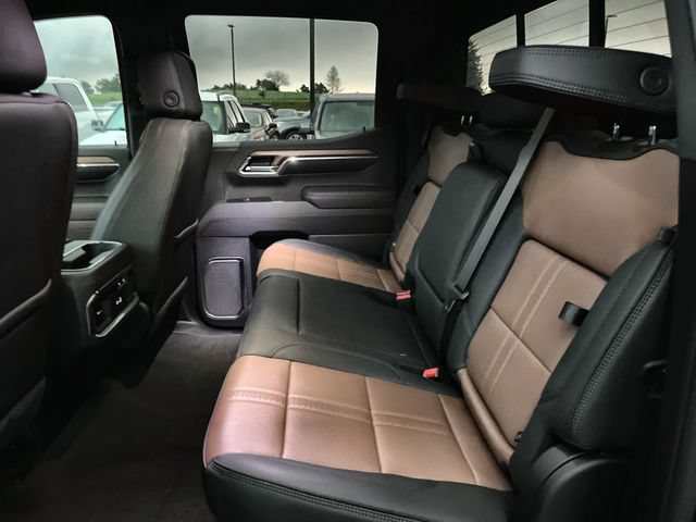 New 2026 Chevrolet Silverado 1500 High Country w/ Z71 Off-Road Package AWD/4WD image 26