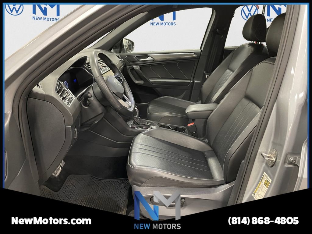 Used 2022 Volkswagen Tiguan SE R-Line image 9