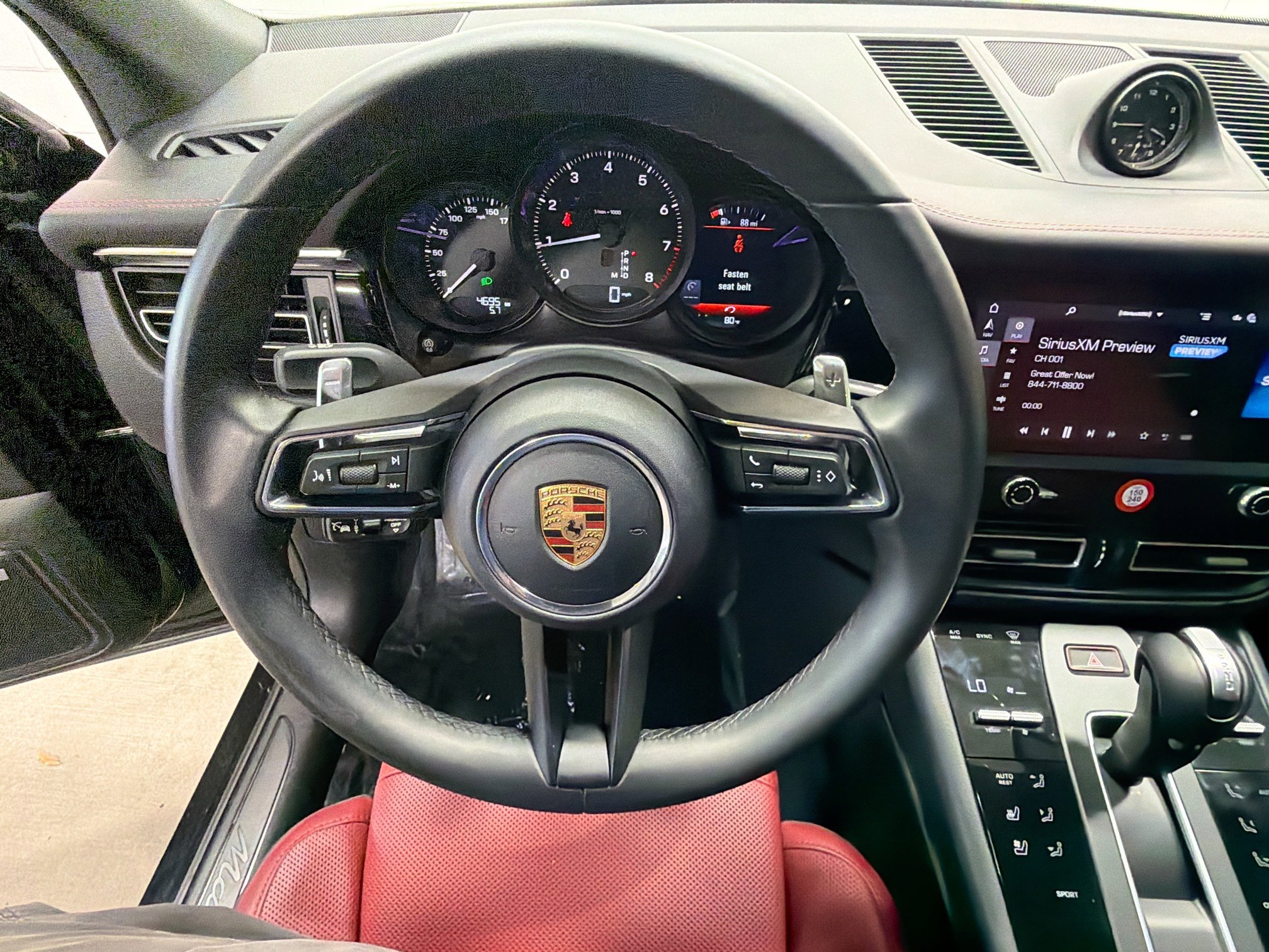 Certified 2026 Porsche Macan AWD/4WD image 37