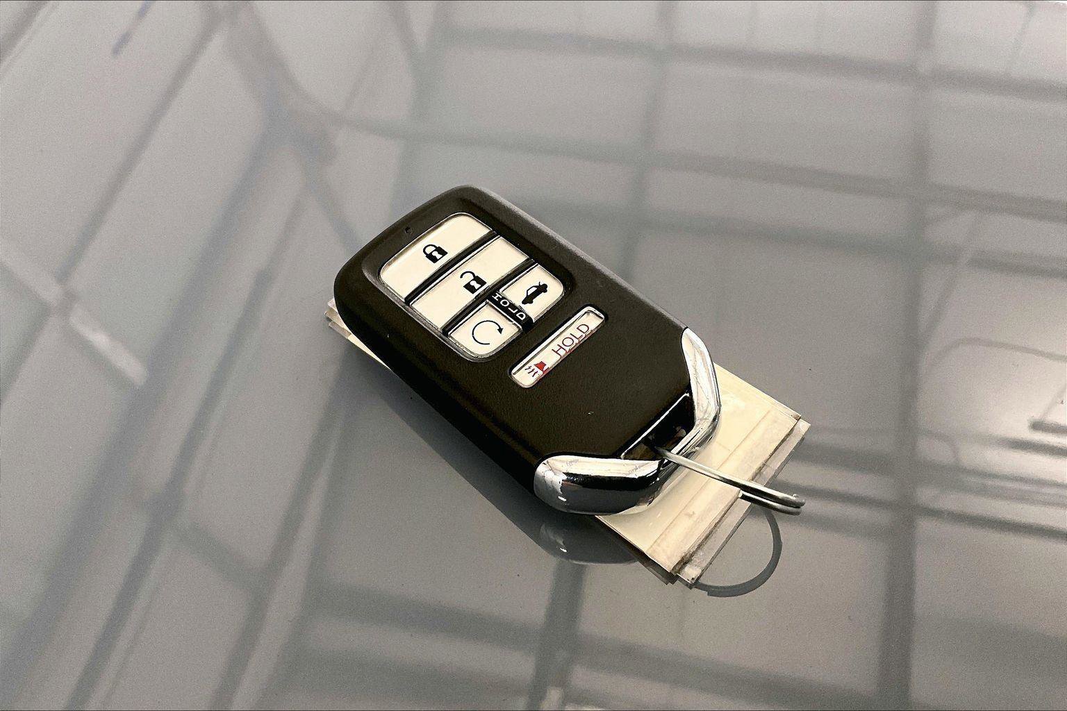 Used 2022 Honda Accord Touring image 9