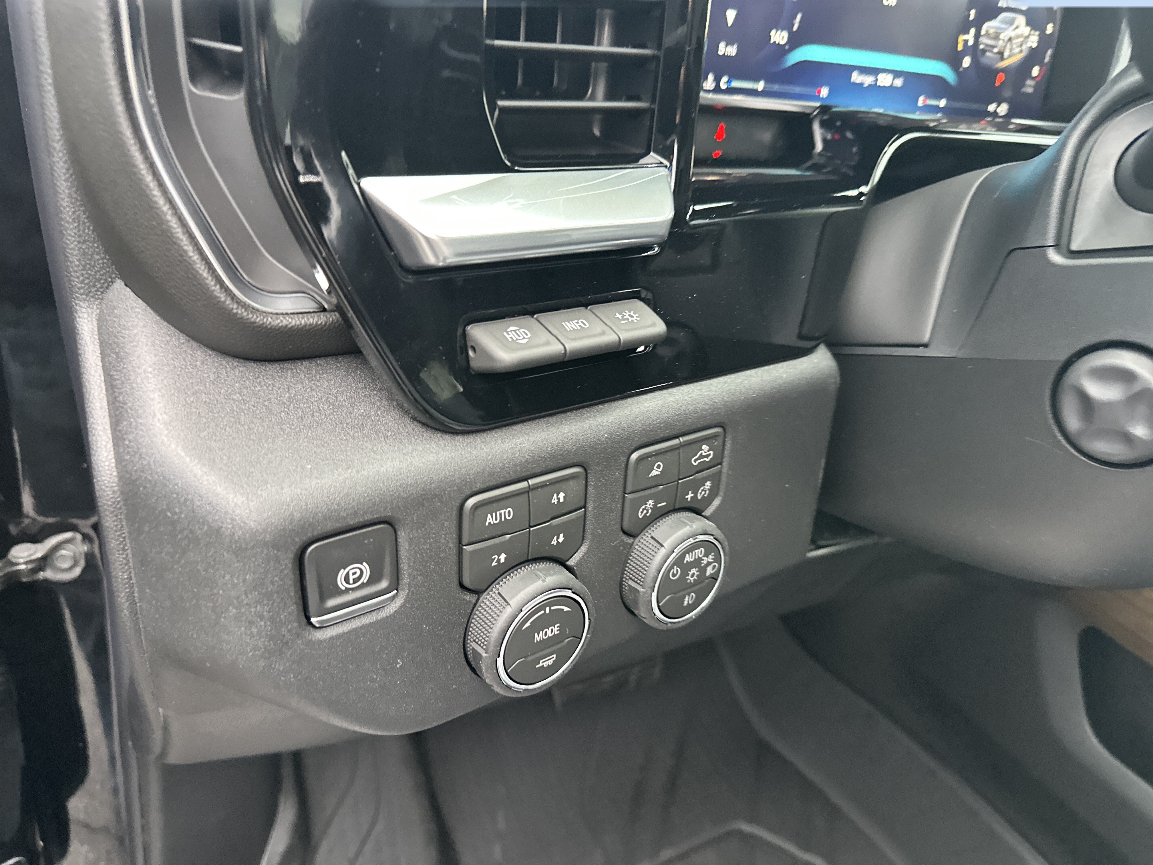 New 2026 Chevrolet Silverado 1500 High Country AWD/4WD image 13