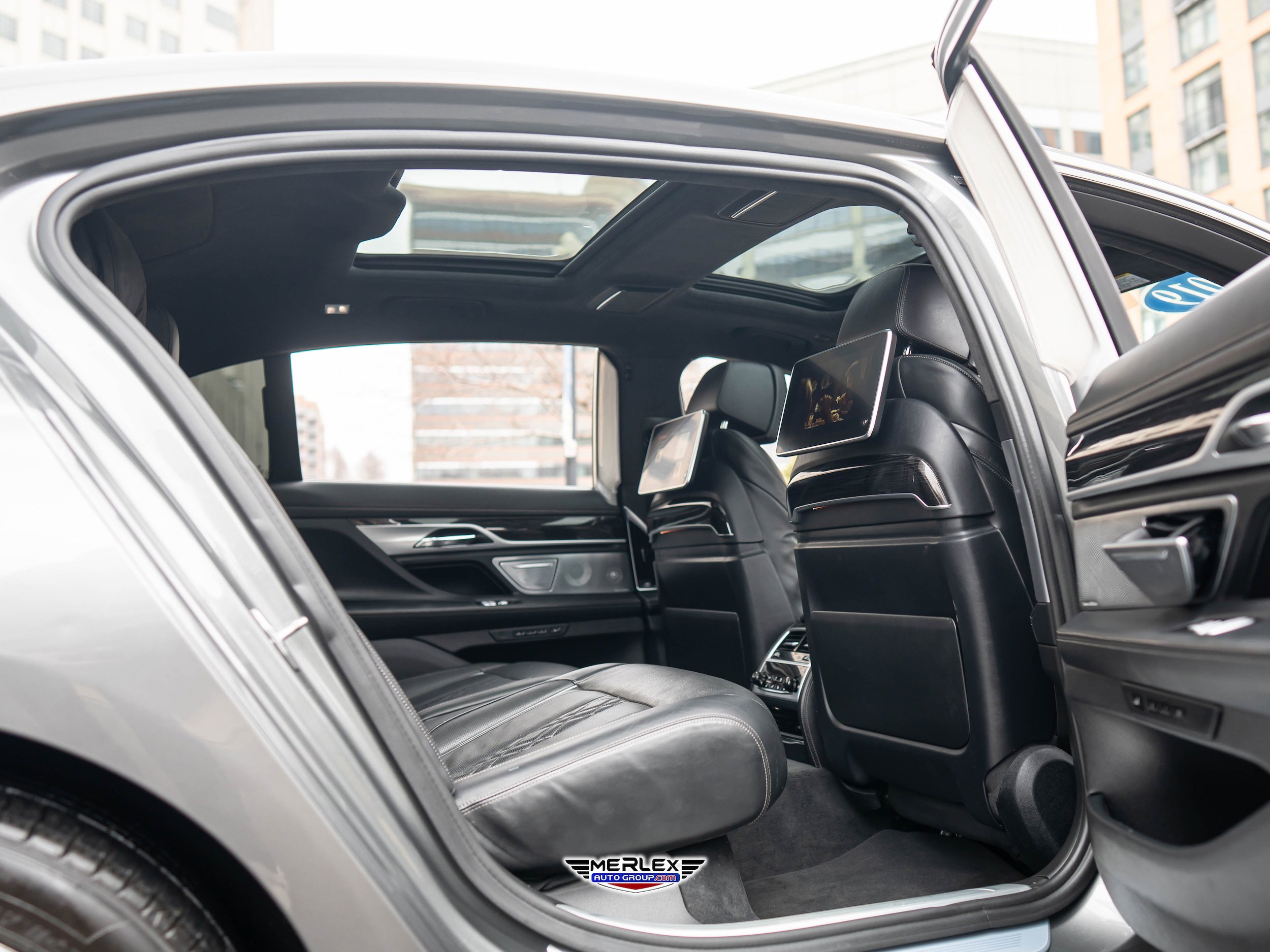 Used 2019 BMW 750i xDrive image 19