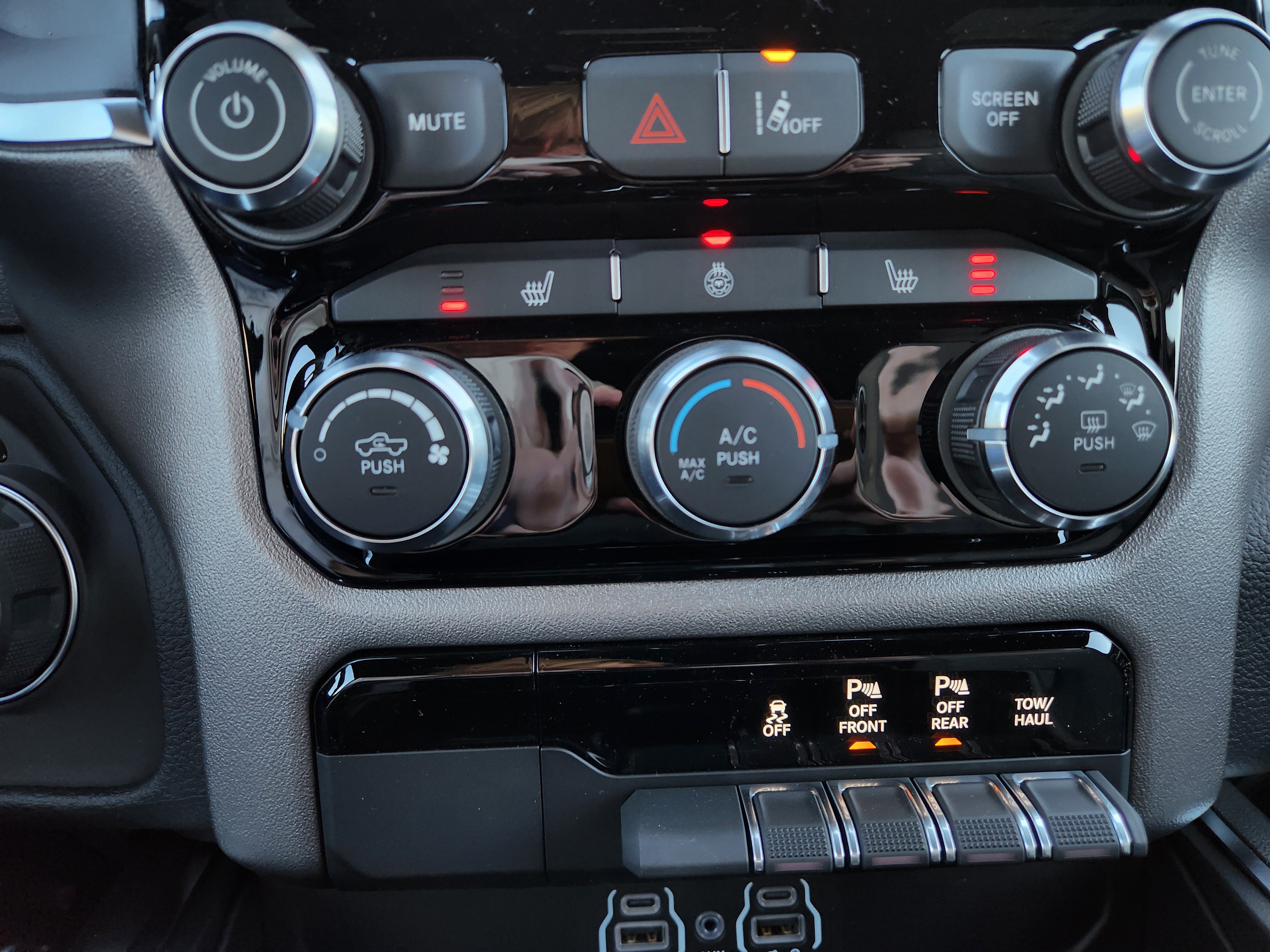 New 2026 RAM 1500 Big Horn AWD/4WD image 5