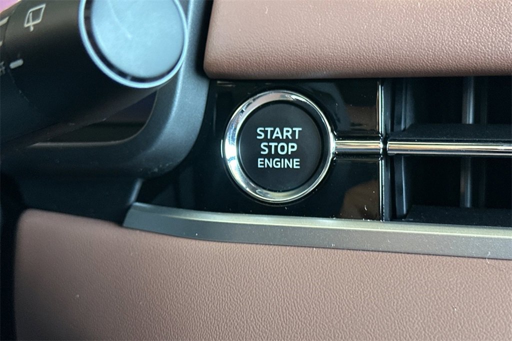 New 2025 Mitsubishi Outlander SEL image 23