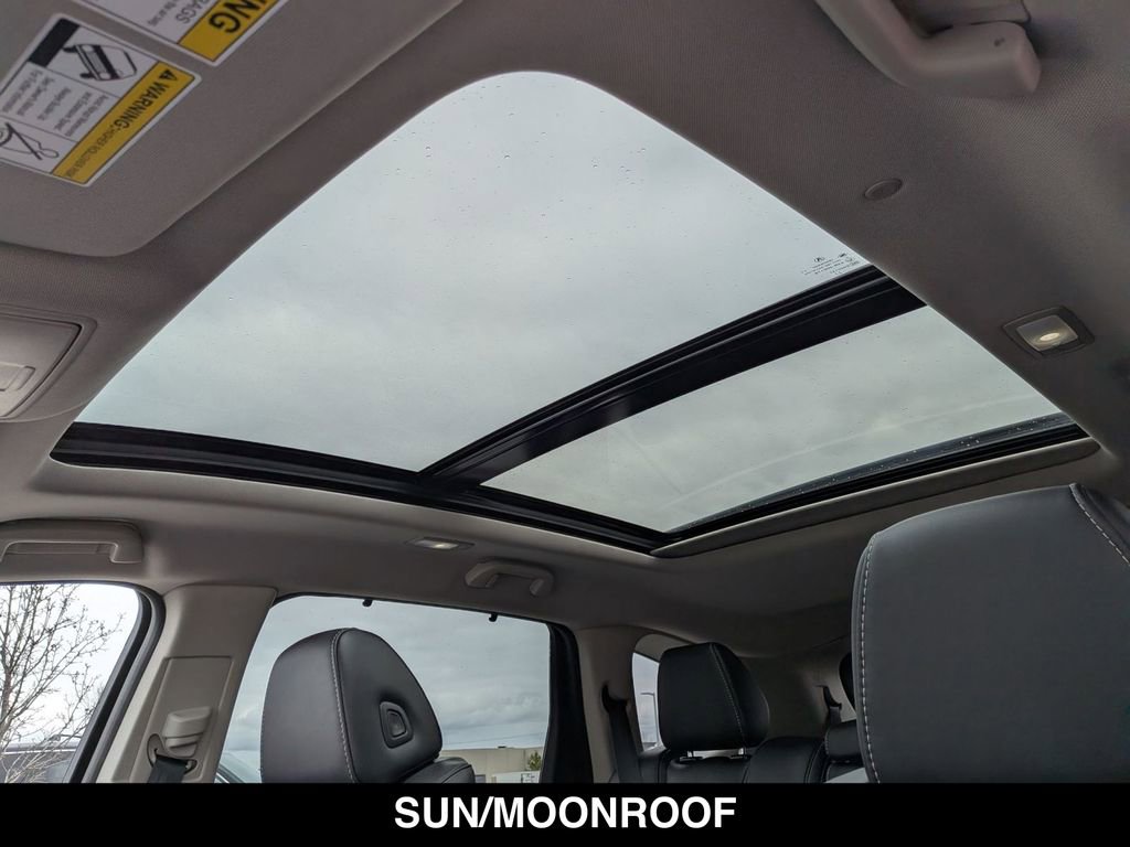 Used 2024 Acura MDX SH-AWD w/ Technology Package image 2