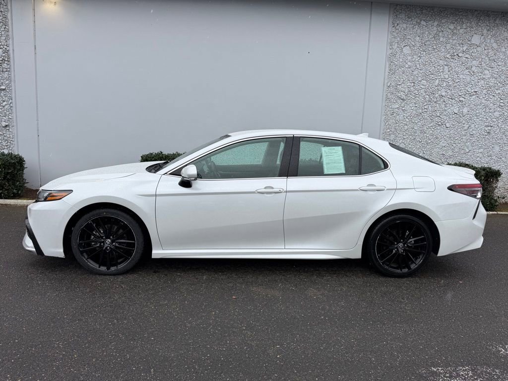 Used 2023 Toyota Camry XSE FWD image 2