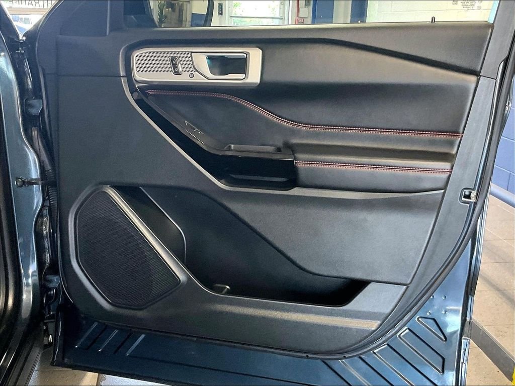 Used 2023 Ford Explorer ST-Line AWD/4WD image 12