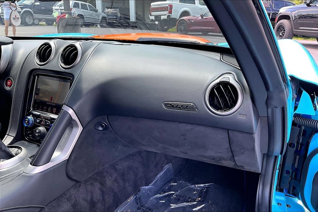 Used 2015 Dodge Viper SRT-10 RWD image 25