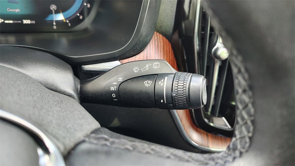 Certified 2024 Volvo XC60 B5 Plus w/ Protection Package Premier image 17