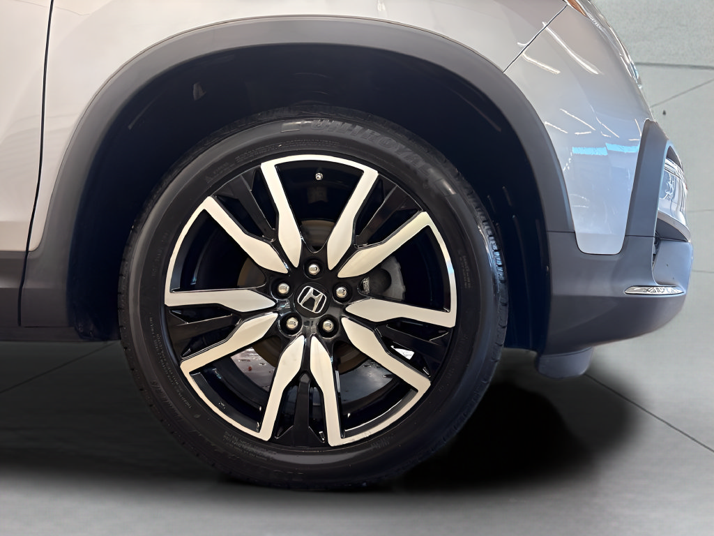 Used 2020 Honda Pilot Touring image 29
