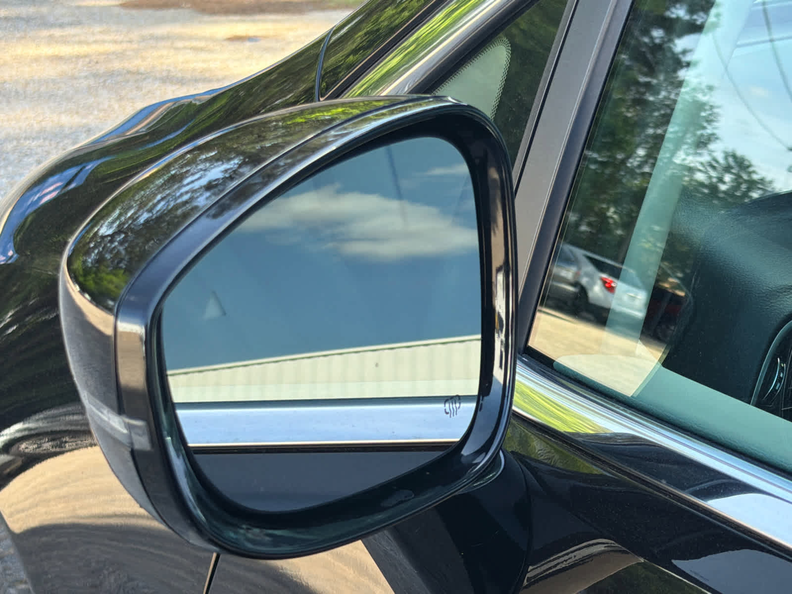 Used 2024 Chrysler Pacifica Touring-L FWD image 13