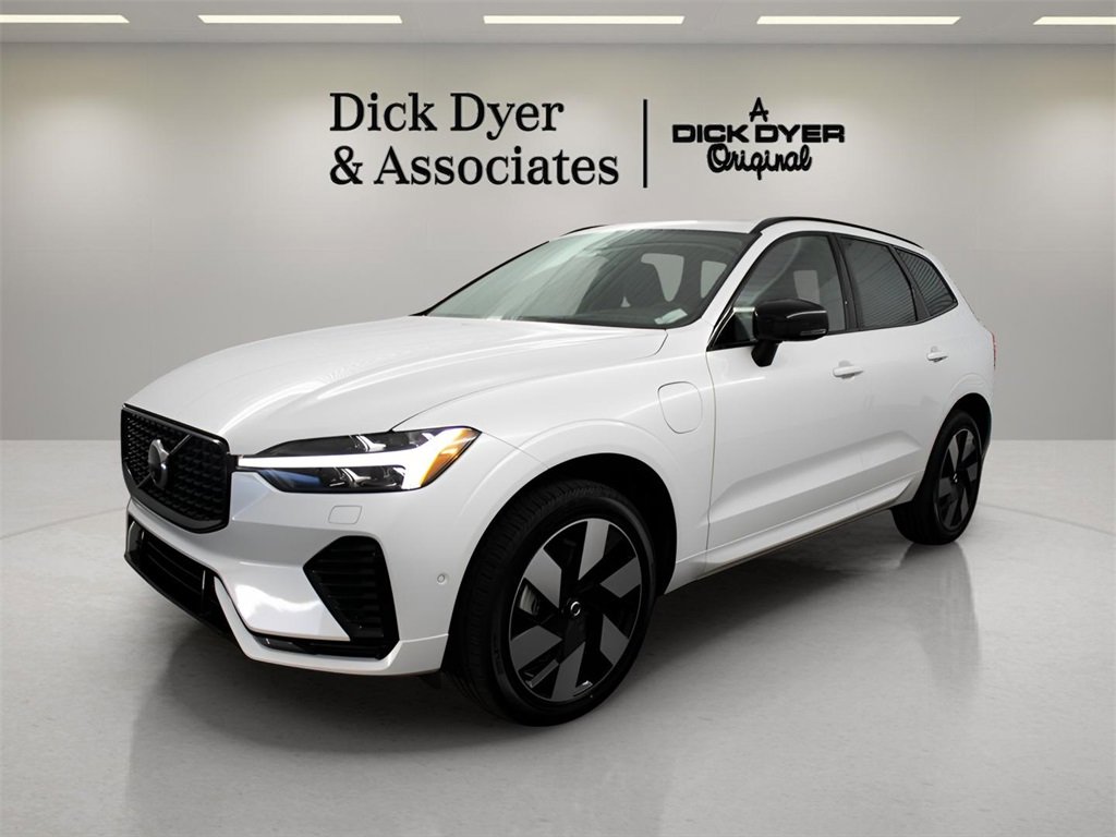 Used 2025 Volvo XC60 T8 Plus w/ Protection Package Premier image 3