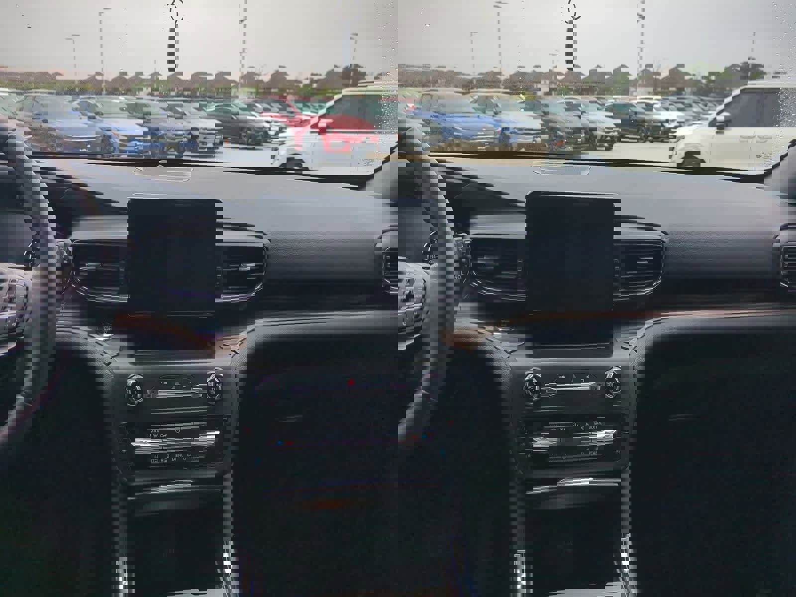 Used 2020 Ford Explorer Limited image 4