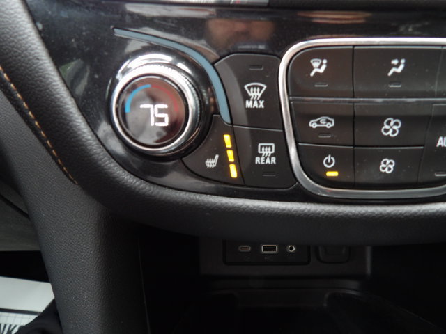 Used 2023 Chevrolet Equinox Premier AWD/4WD image 31