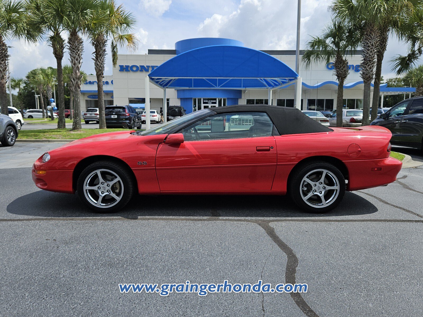 Used 2000 Chevrolet Camaro Z28 w/ SS Performance/Appearance Pkg RWD image 2