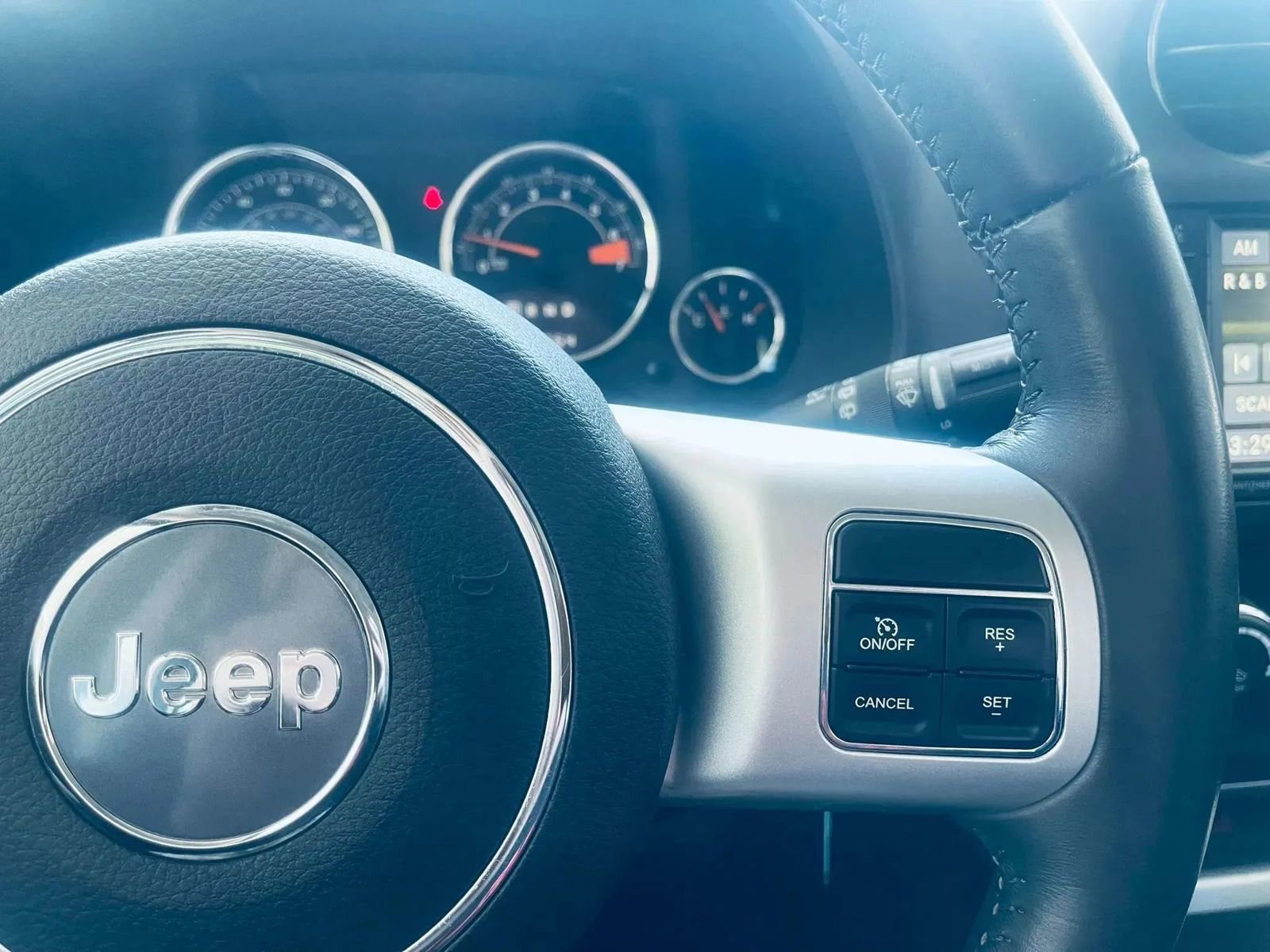 Used 2016 Jeep Compass Latitude AWD/4WD image 16