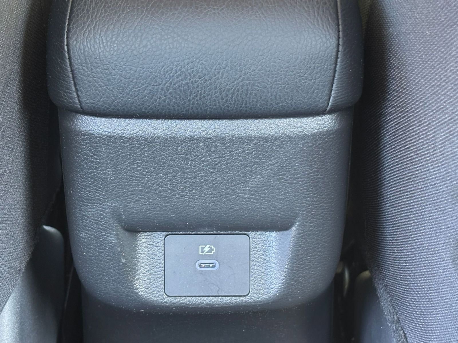 Used 2025 Nissan Versa SV FWD image 23