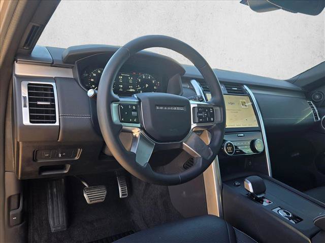 Used 2025 Land Rover Discovery Dynamic SE AWD/4WD image 10