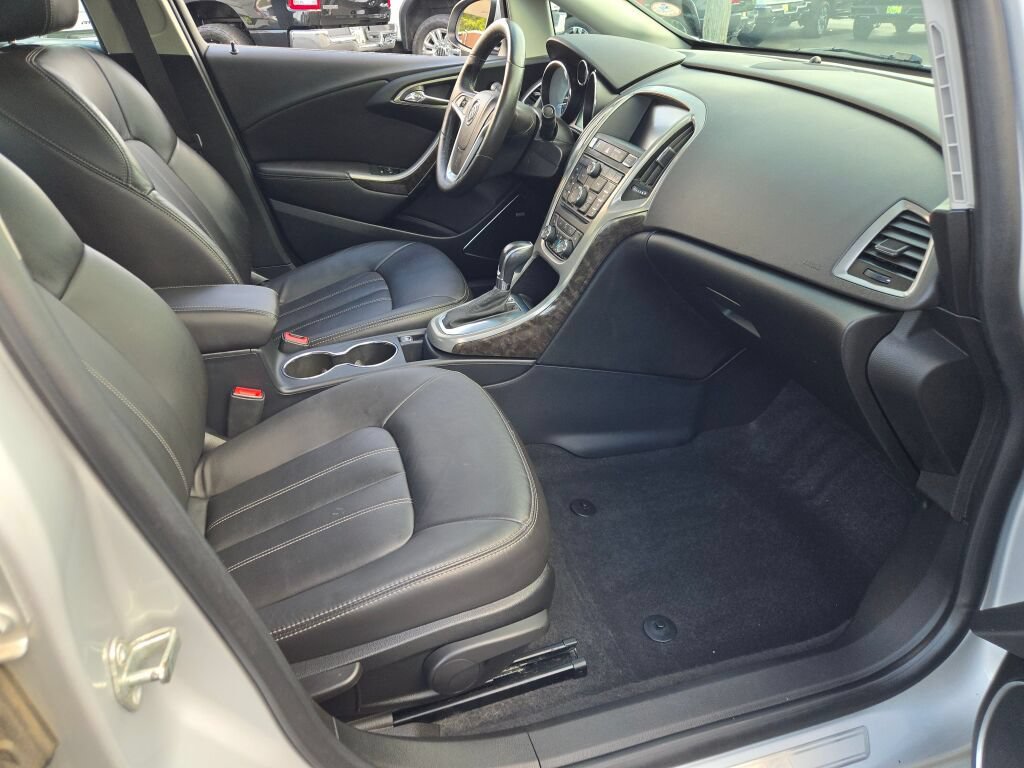 Used 2013 Buick Verano Leather FWD image 7