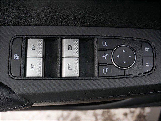 Used 2025 Mitsubishi Outlander SE image 18