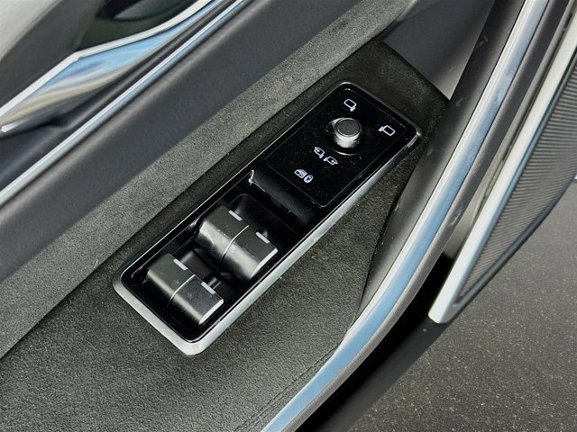 New 2026 Jaguar F-PACE SVR image 20