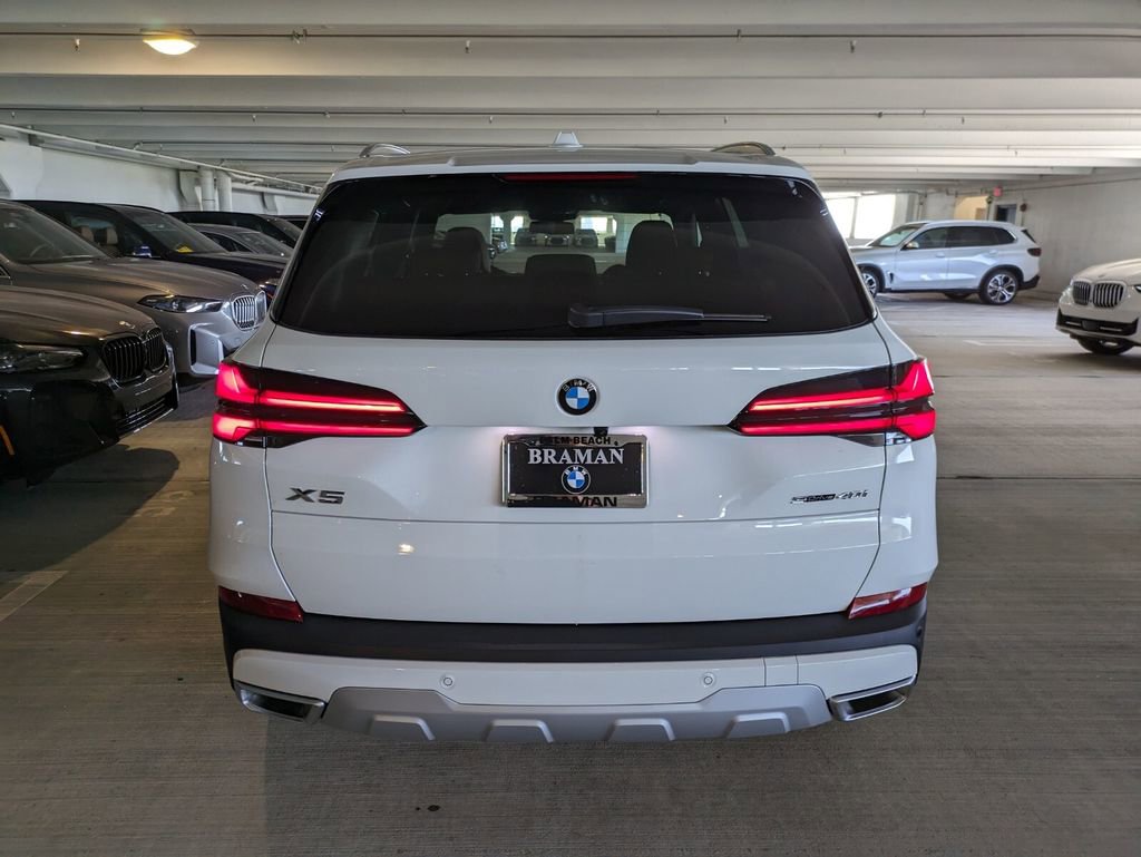 New 2026 BMW X5 sDrive40i w/ Premium Package RWD image 5