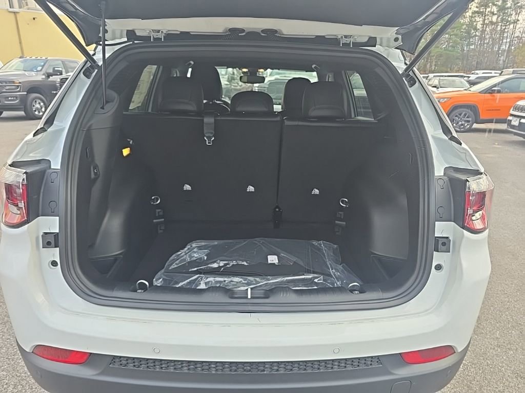 New 2026 Jeep Compass Limited image 14