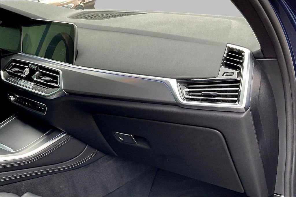 Used 2019 BMW X5 xDrive50i w/ M Sport Package AWD/4WD image 26