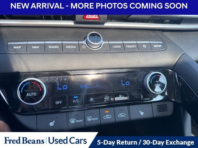 Used 2024 Hyundai Elantra Limited image 6