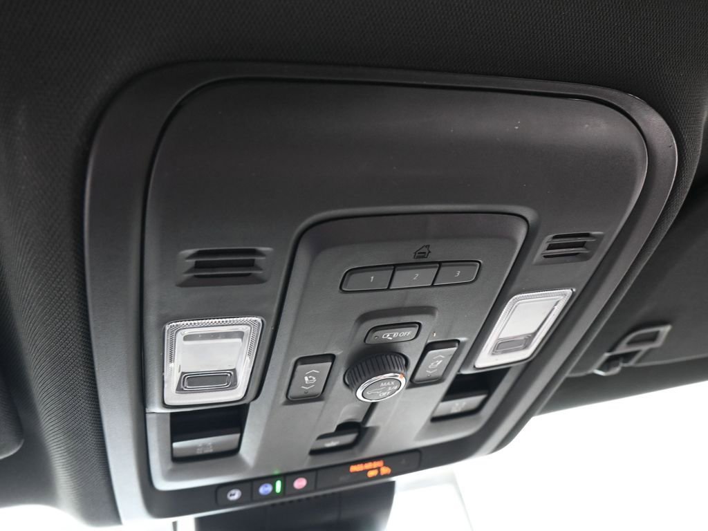 Used 2024 Chevrolet Tahoe Premier image 31