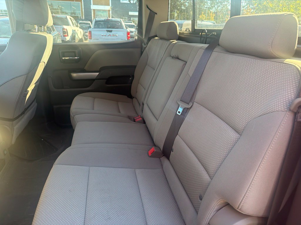 Used 2018 Chevrolet Silverado 1500 LT w/ All Star Edition AWD/4WD image 11