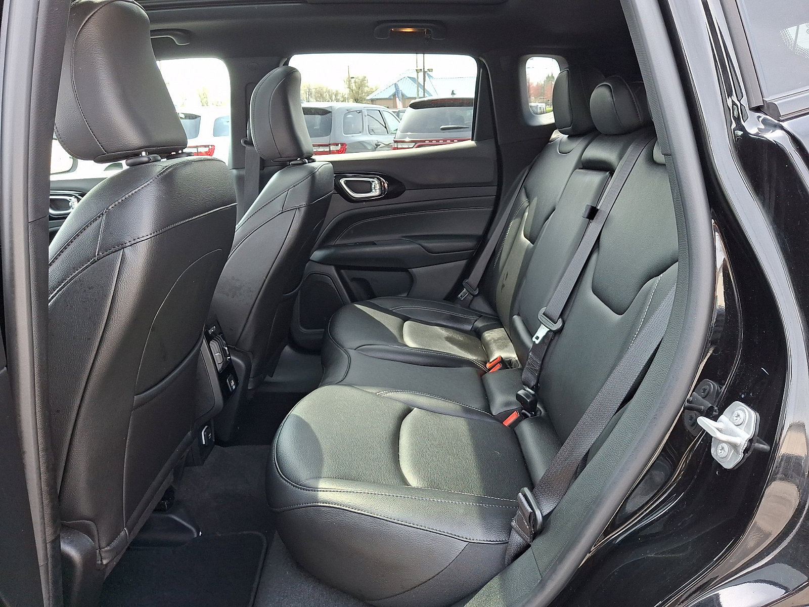 Certified 2024 Jeep Compass Limited w/ High Altitude Package image 12