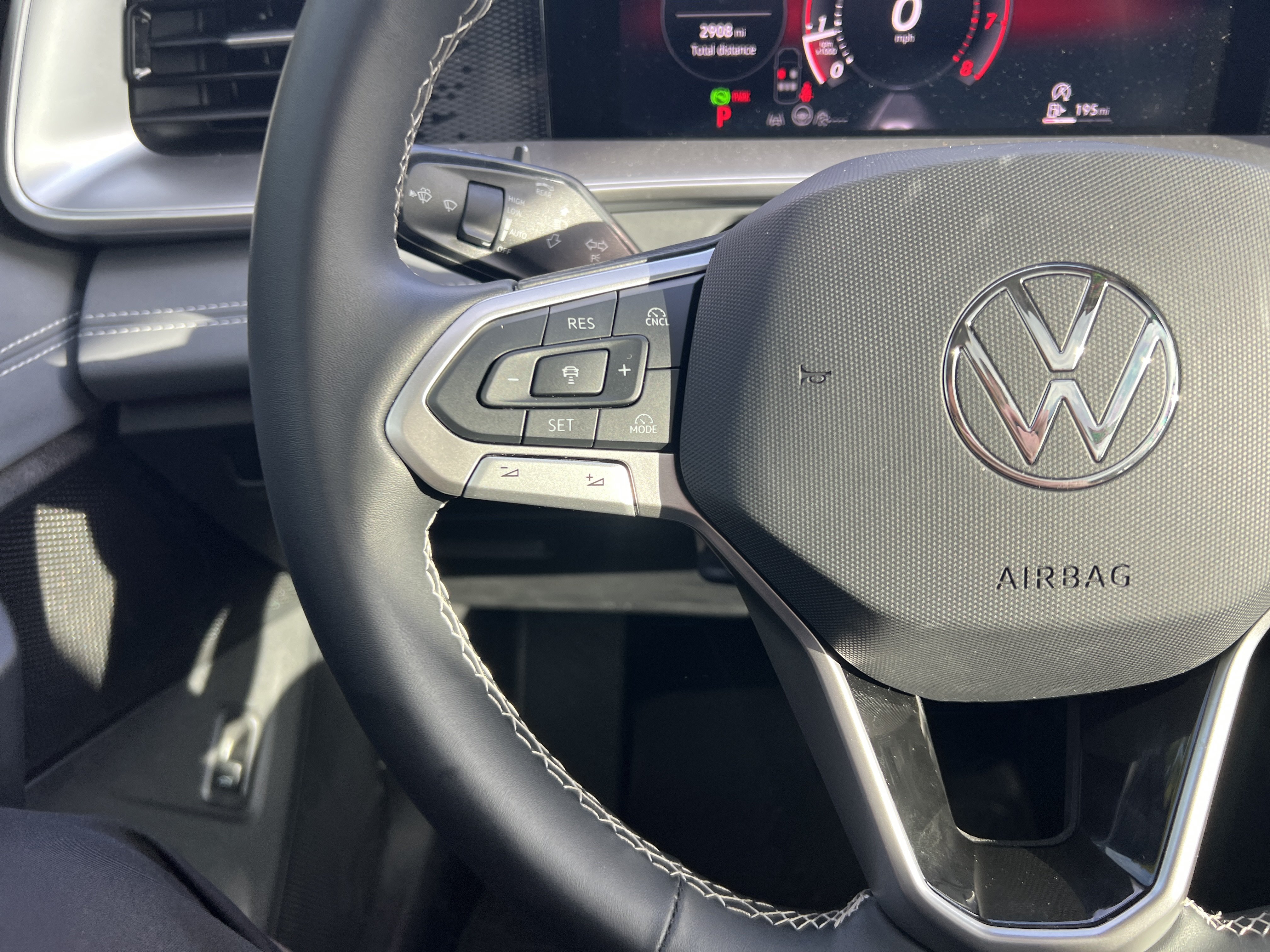 Certified 2026 Volkswagen Tiguan SE FWD image 38