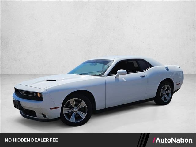 Used 2019 Dodge Challenger SXT RWD image 1