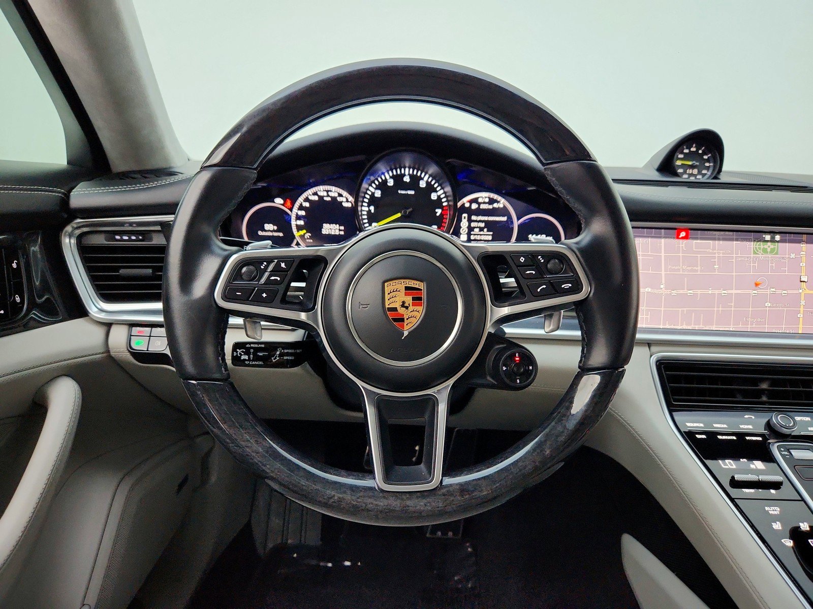Used 2018 Porsche Panamera 4 AWD/4WD image 23