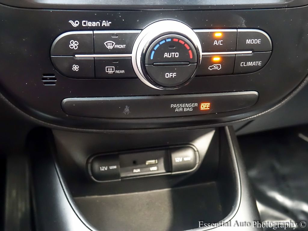 Used 2019 Kia Soul + image 17