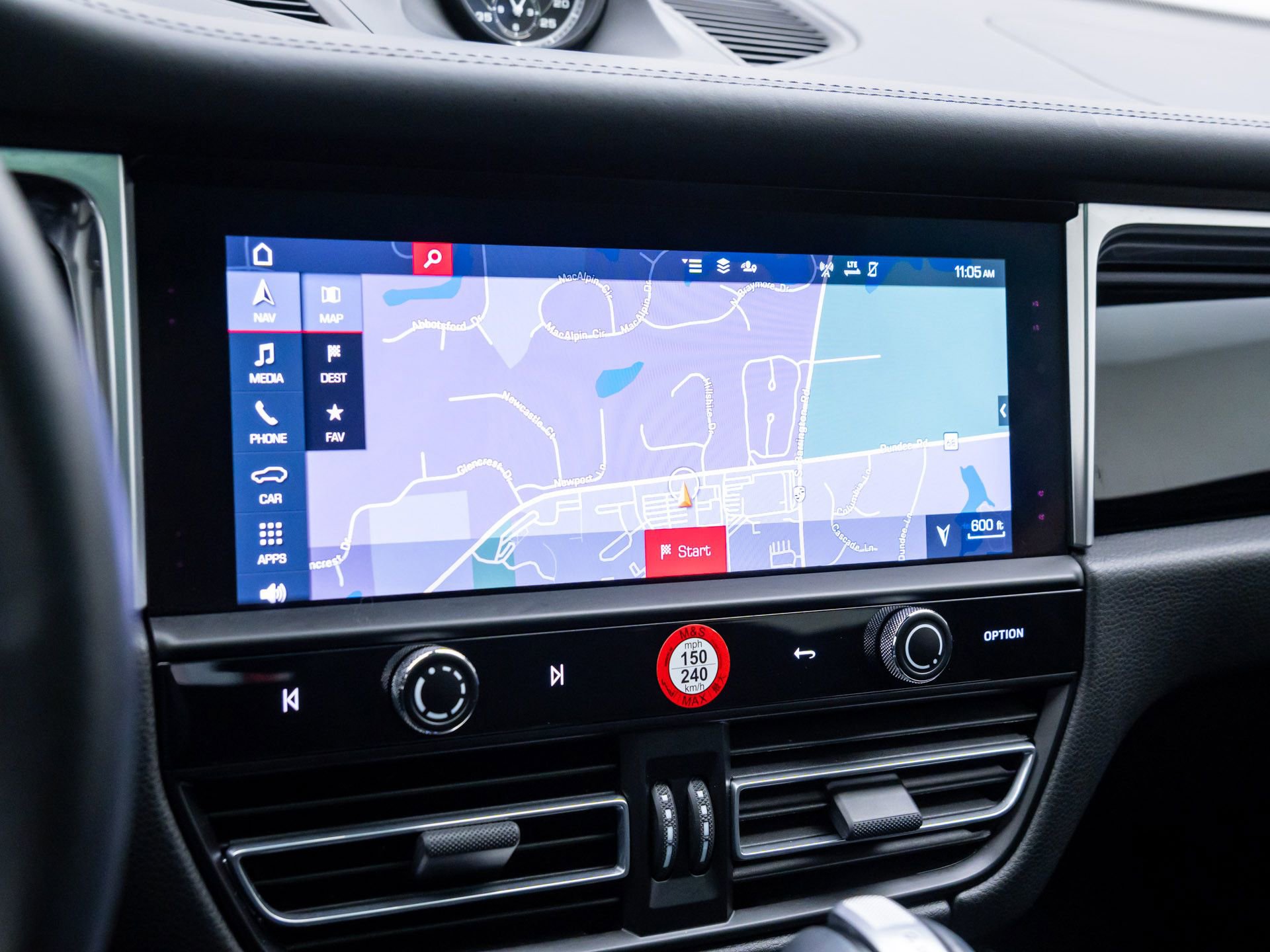 Certified 2024 Porsche Macan Turbo image 25