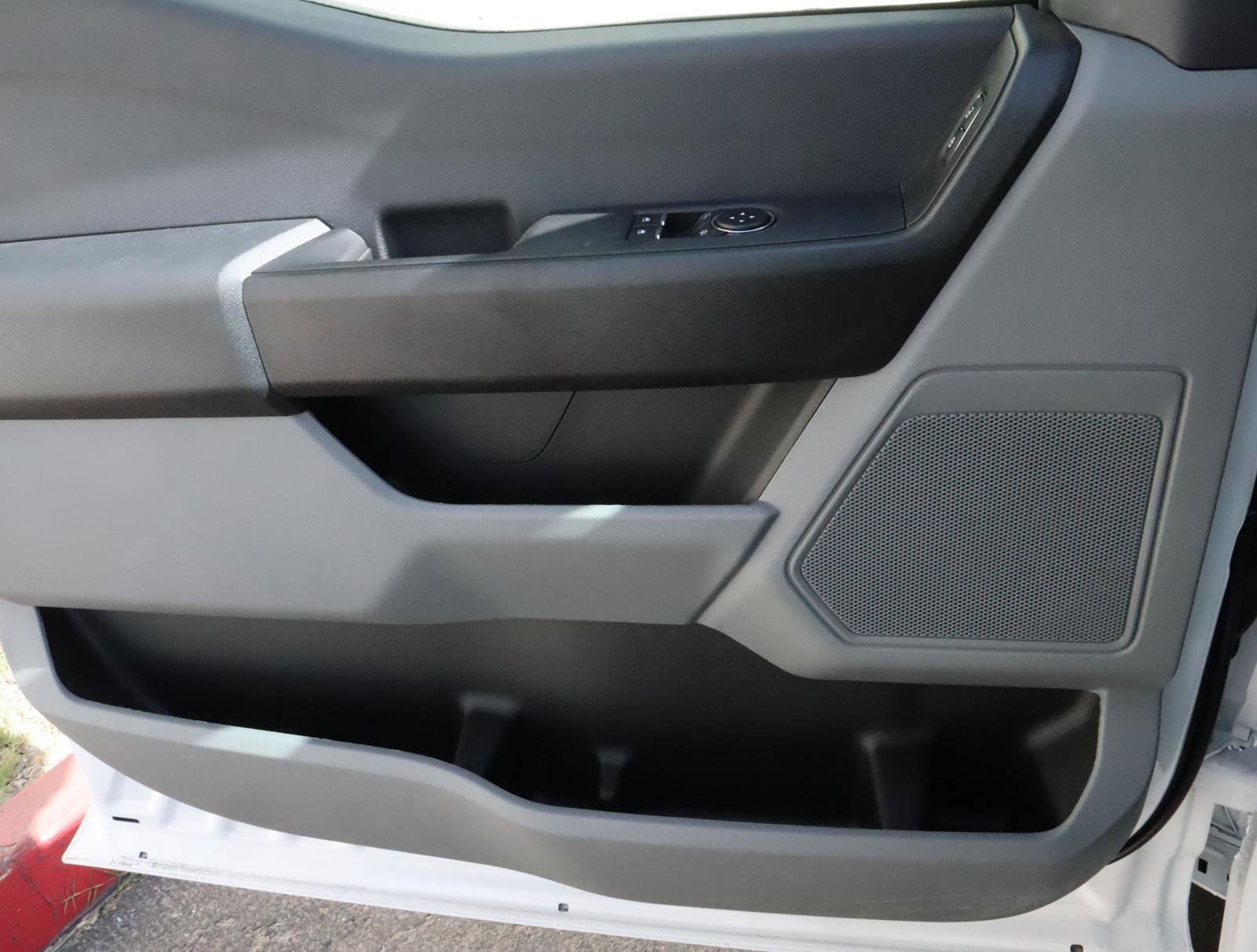 Used 2024 Ford F450 XL w/ XL Chrome Package image 16