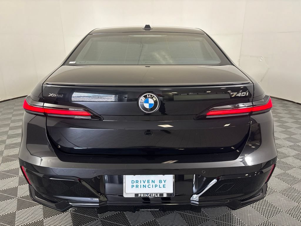 Certified 2025 BMW 740i xDrive w/ Premium Package AWD/4WD image 6