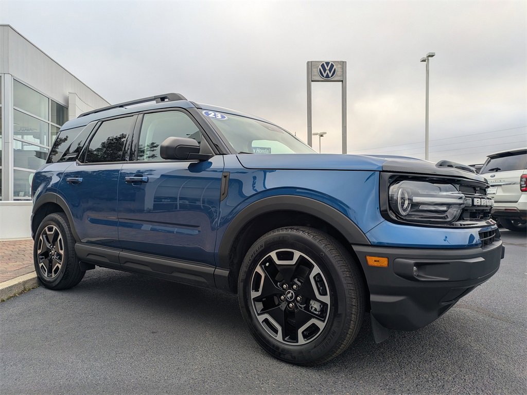 Used 2023 Ford Bronco Sport Outer Banks image 3