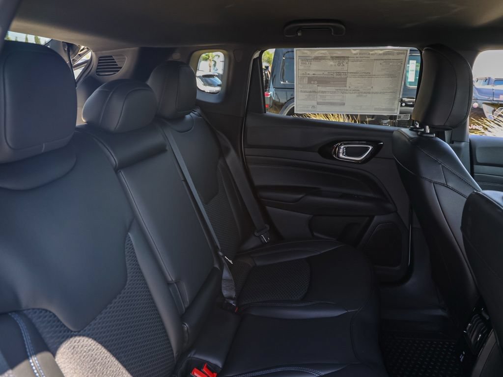 New 2026 Jeep Compass Latitude AWD/4WD image 18