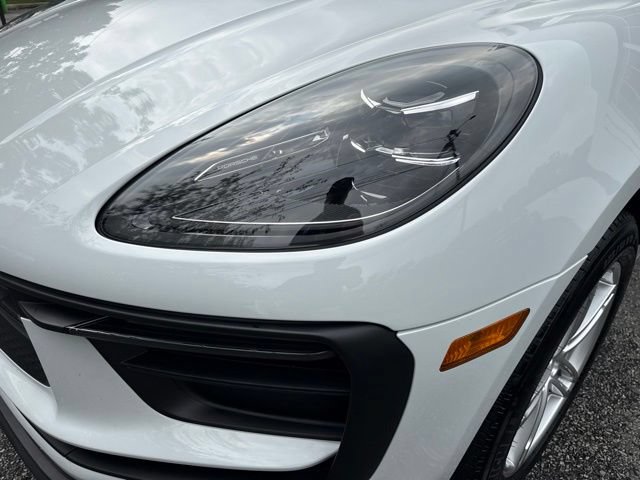 Used 2025 Porsche Macan AWD/4WD image 28