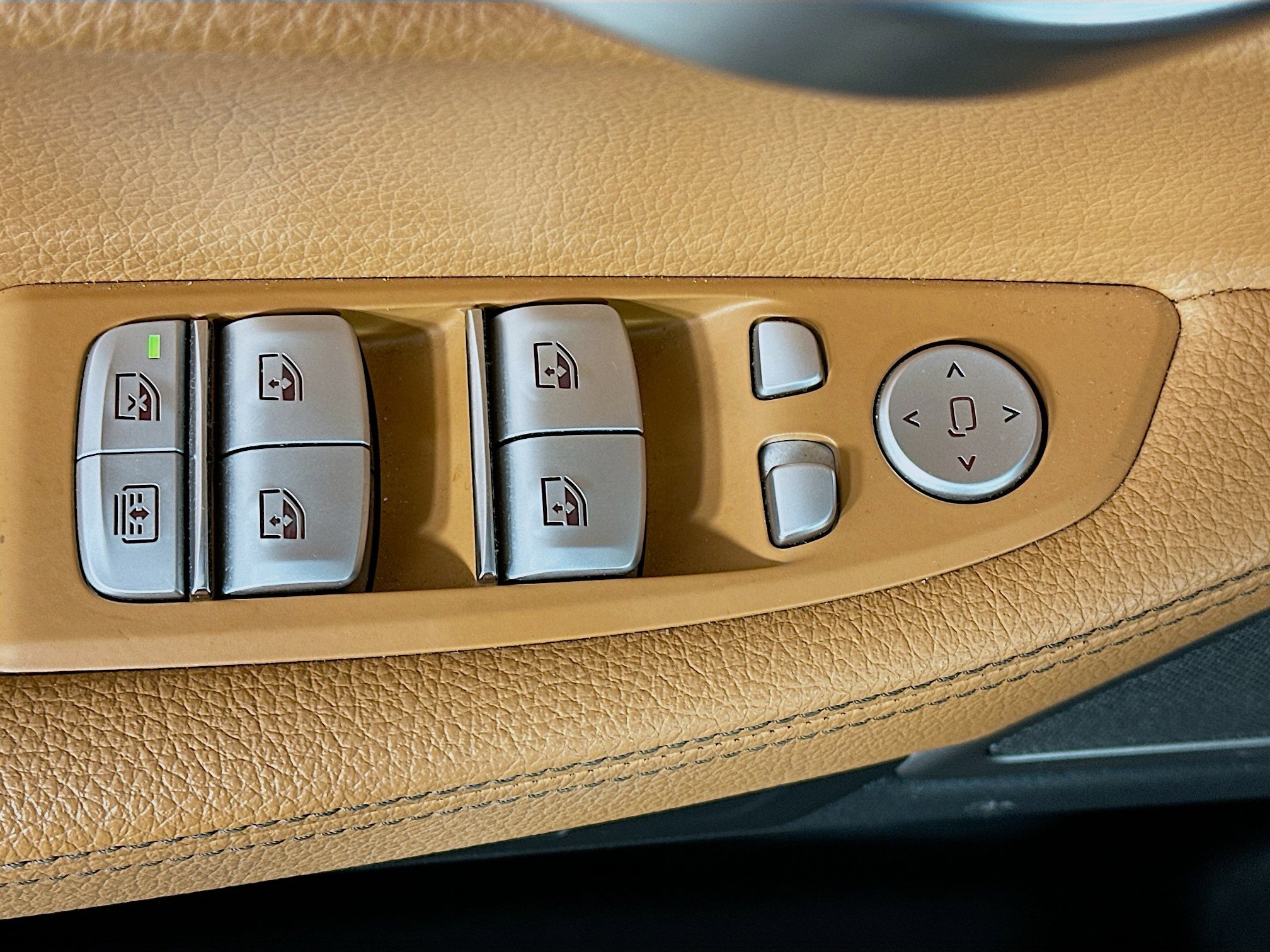 Used 2020 BMW 740i xDrive w/ Cold Weather Package image 15