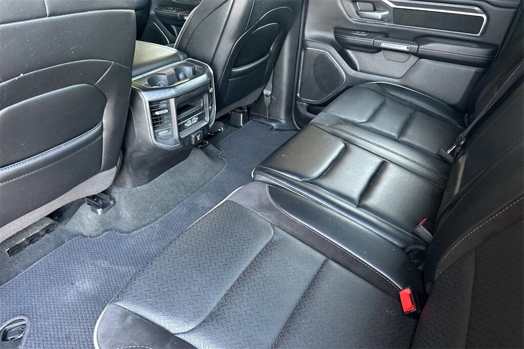 Used 2024 RAM 1500 Laramie image 12