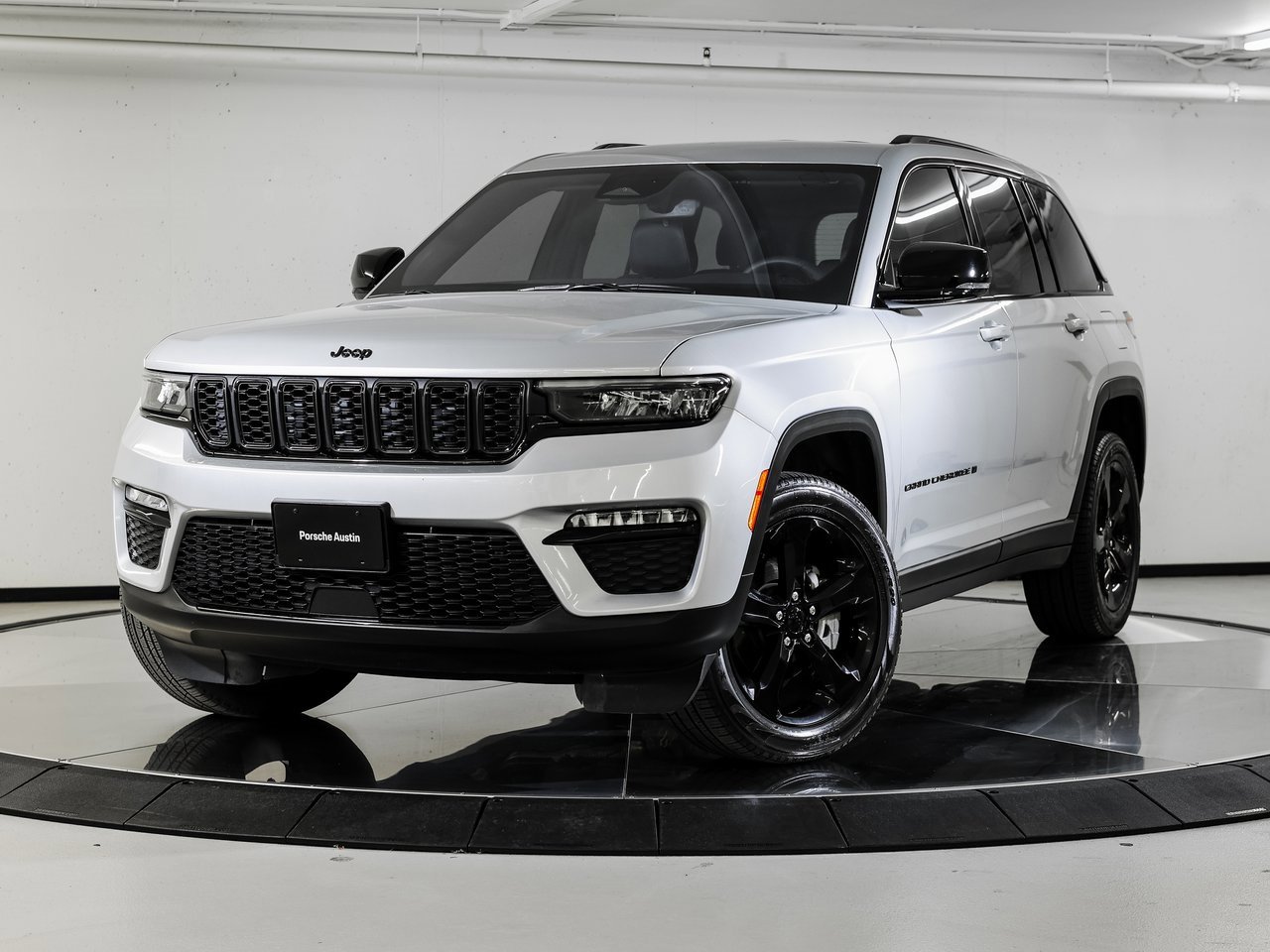 Used 2024 Jeep Grand Cherokee Limited w/ Black Appearance Package video 1