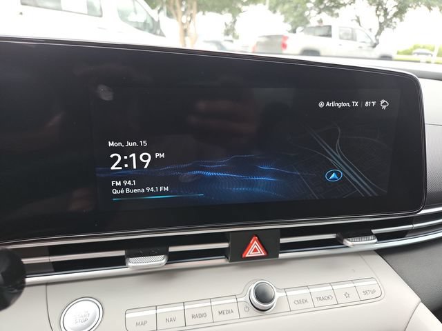 Used 2025 Hyundai Elantra Limited FWD image 13