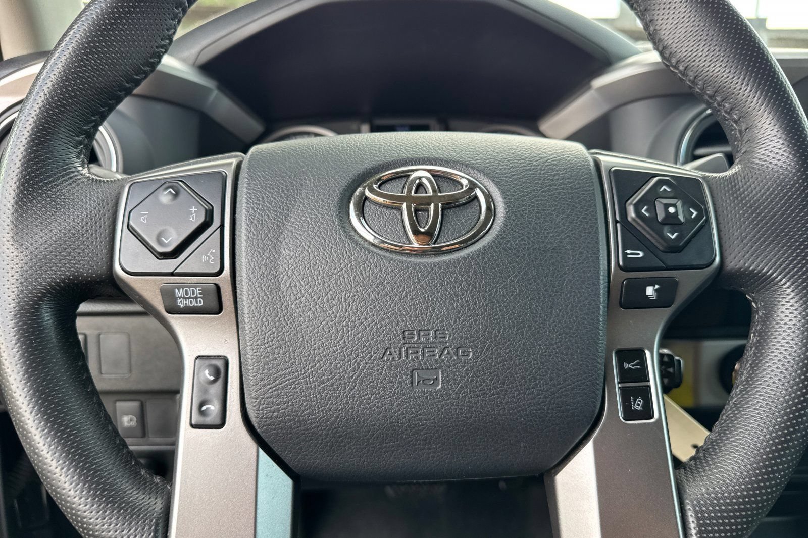 Used 2020 Toyota Tacoma SR5 w/ Technology Package AWD/4WD image 24