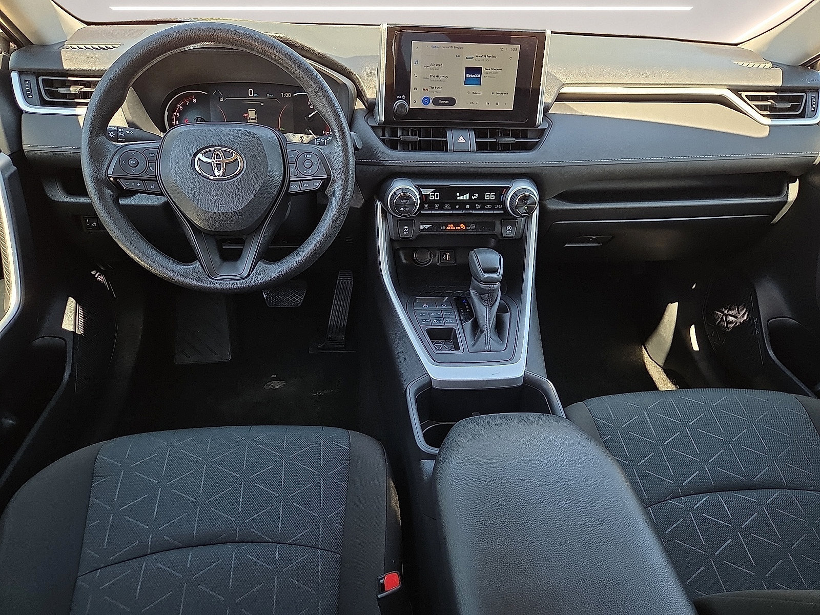 Used 2025 Toyota RAV4 XLE AWD/4WD image 11